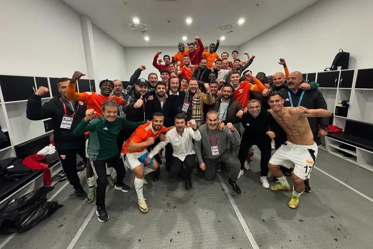 Adanaspor'da 4 futbolcu ile yollar ayrıldı