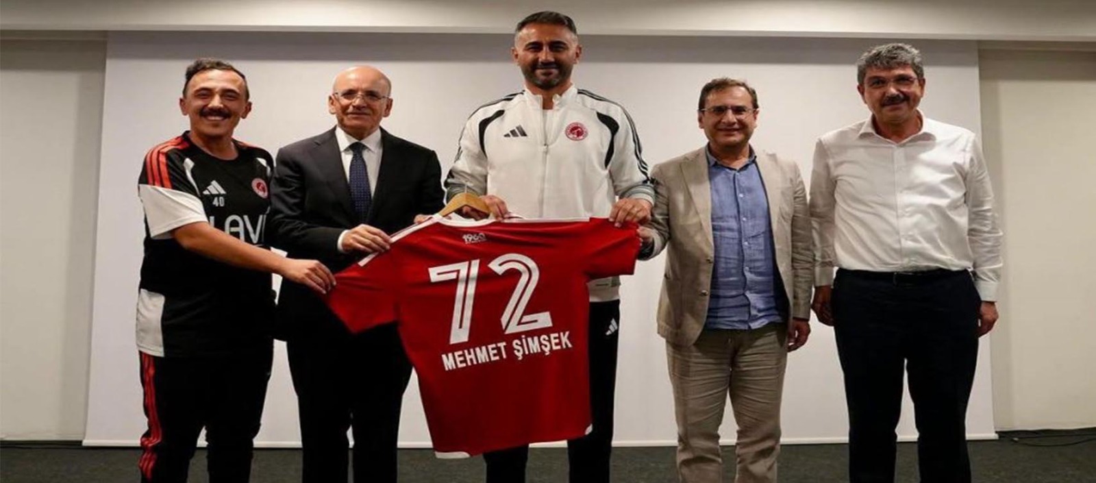 Bakan Şimşek Batman Petrolsporu ziyaret etti