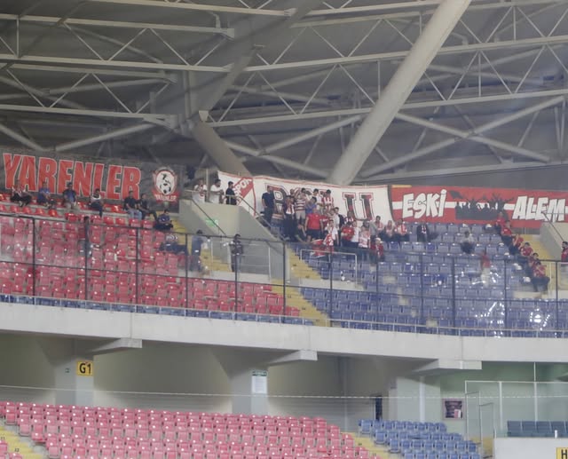 Yalnız Bırakmadılar