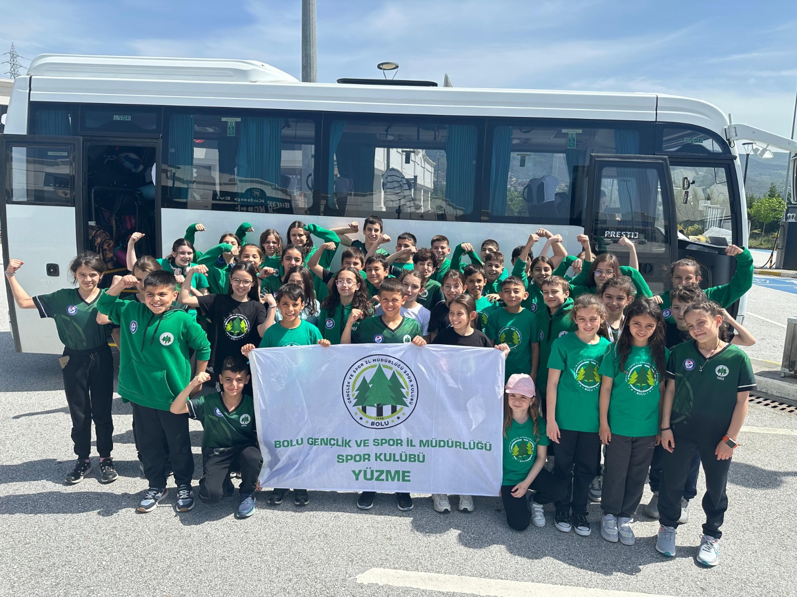 Yüzücülerden 81 Madalya