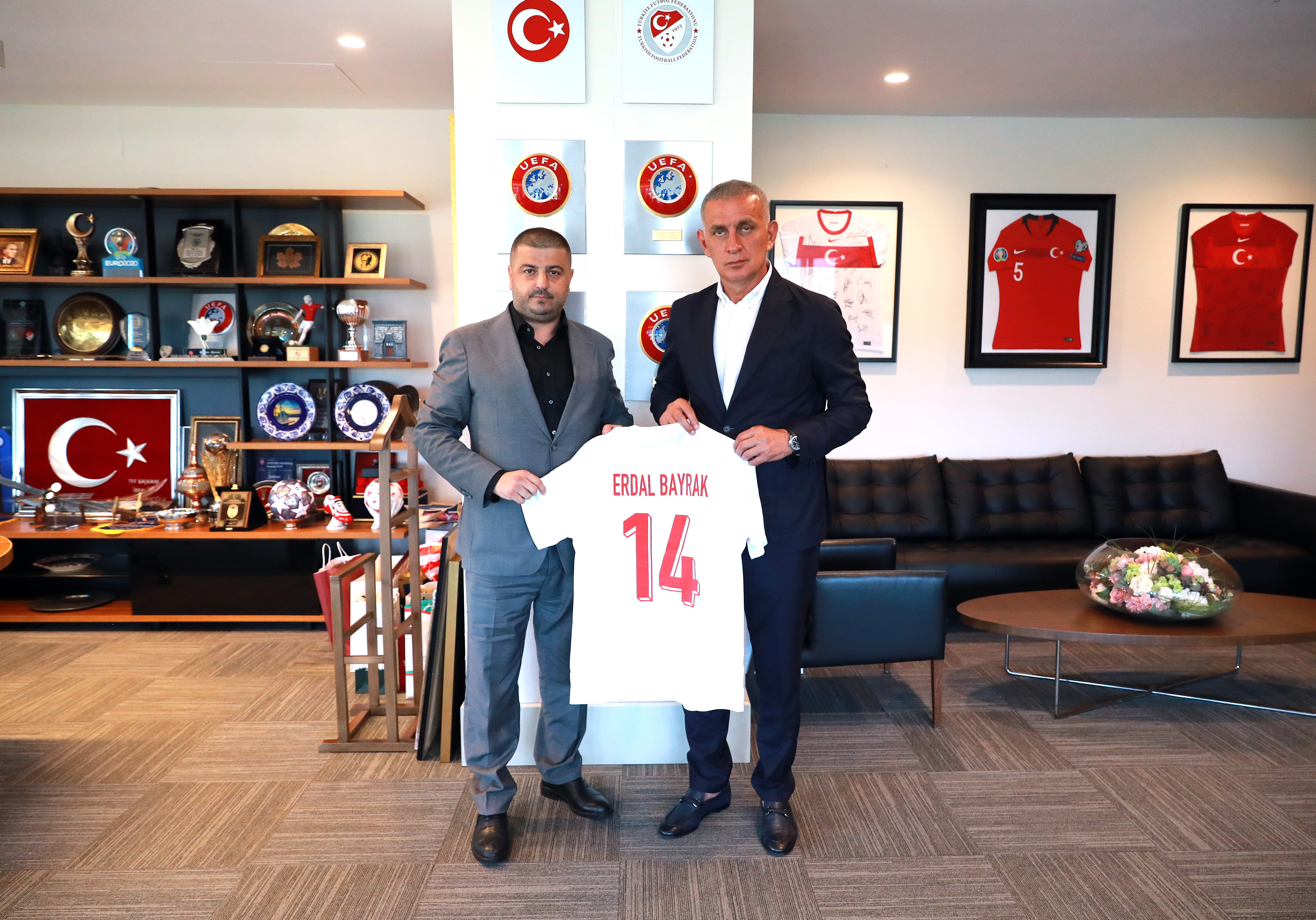  Erdal Bayrak'tan TFF Başkanı Hacıosmanoğlu'na Ziyaret