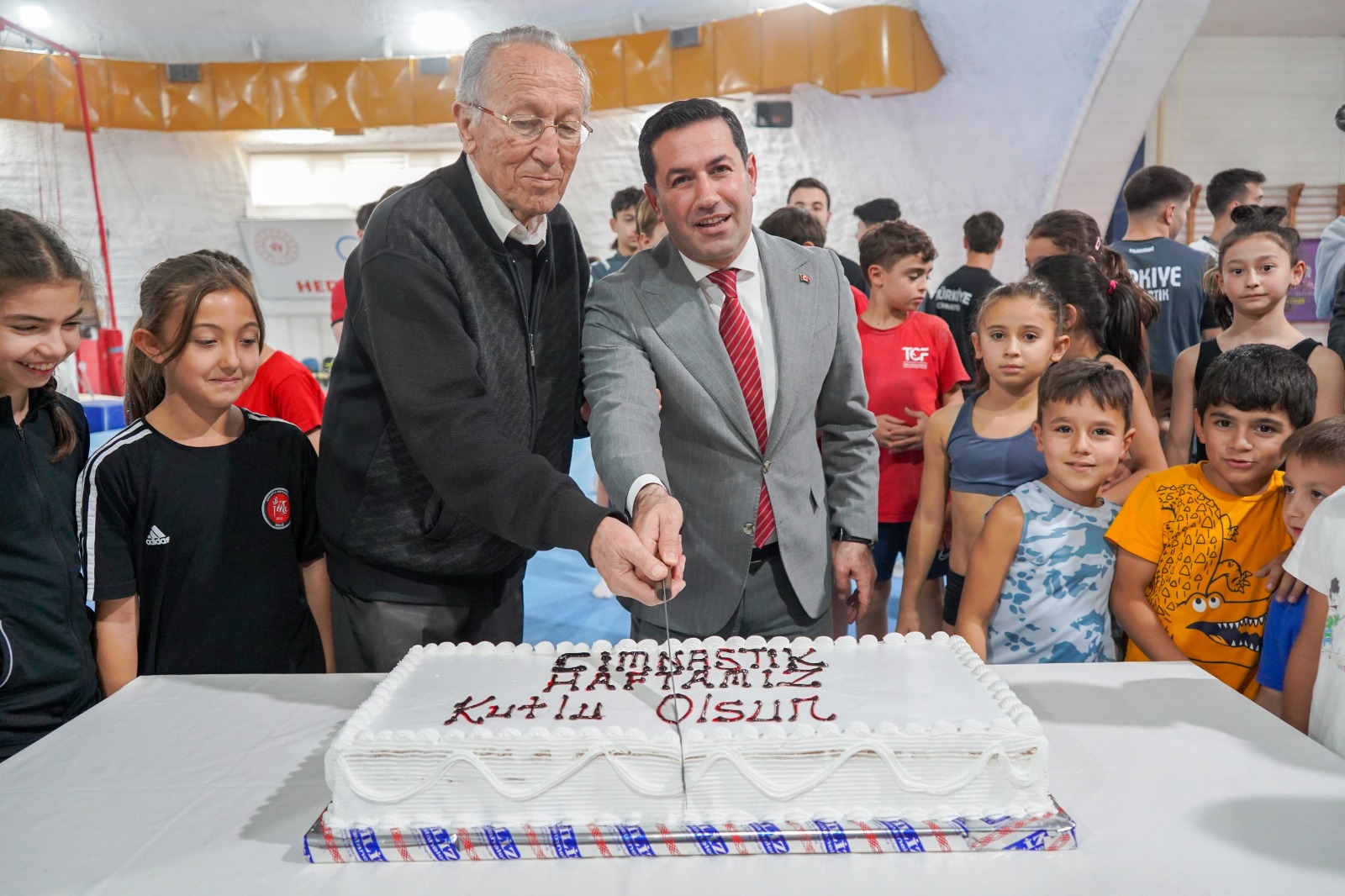 Cimnastik Haftası Coşkuyla Kutlandı! 