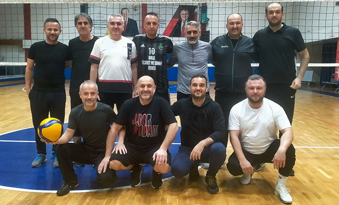 Protokol ve Basın Filede Kapıştı