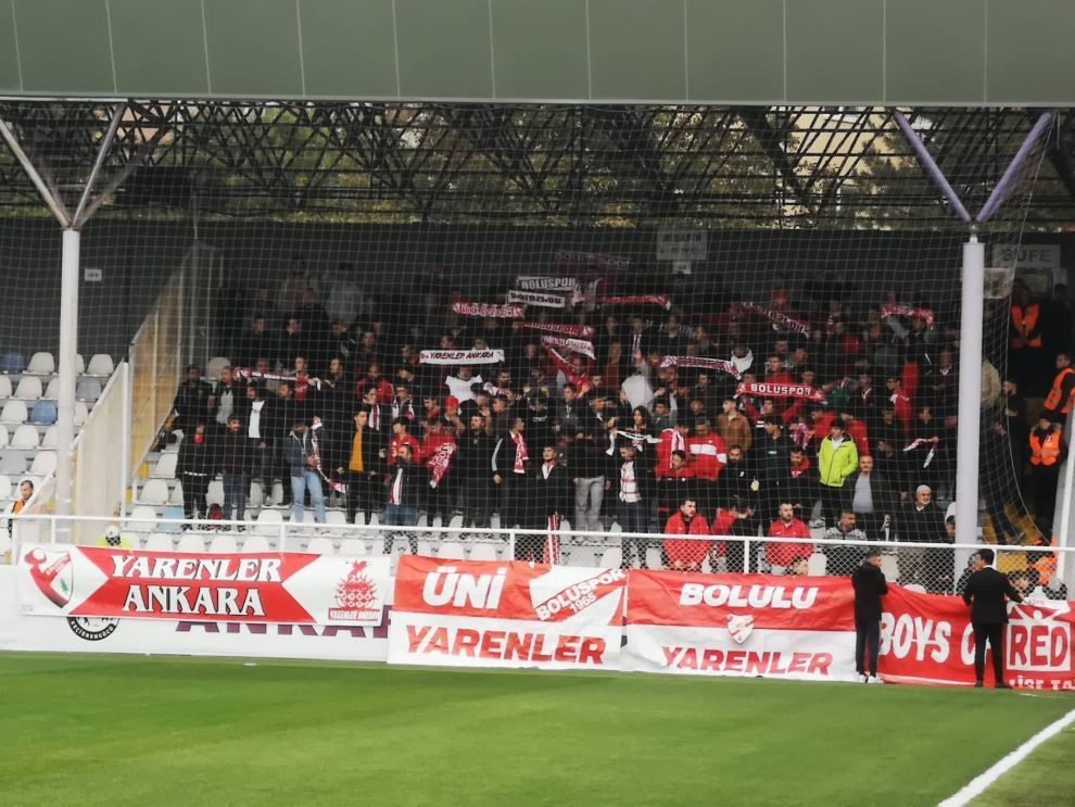 Tribünlerden İlginç Mesaj: Tanju Kaleye!